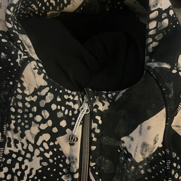 Lululemon Scuba Hoodie gently used - Picture 10 of 11